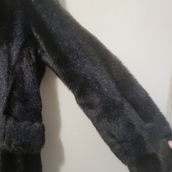 Faux Fur coat - Picture 4 of 11